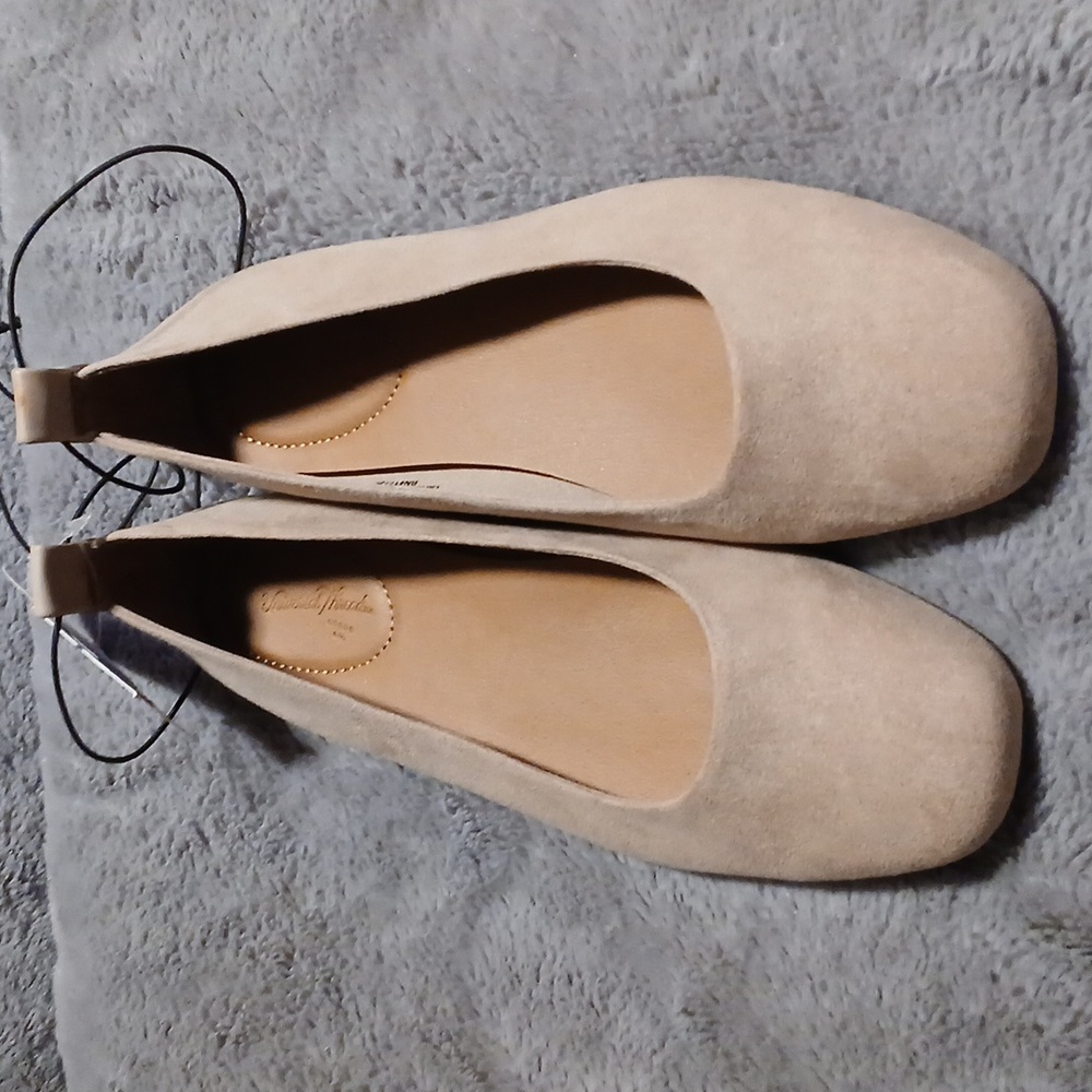 Universal Thread Flats ..5.5 - Picture 2 of 4